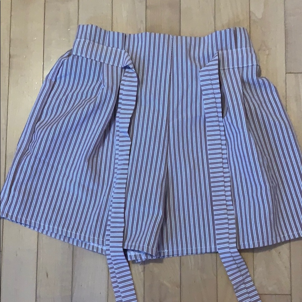 High shorts with tie